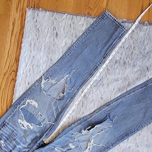 American Eagle Tom Girl Hi-Rise Distressed Jeans, Women's Size 6 Long - Picture 4 of 10